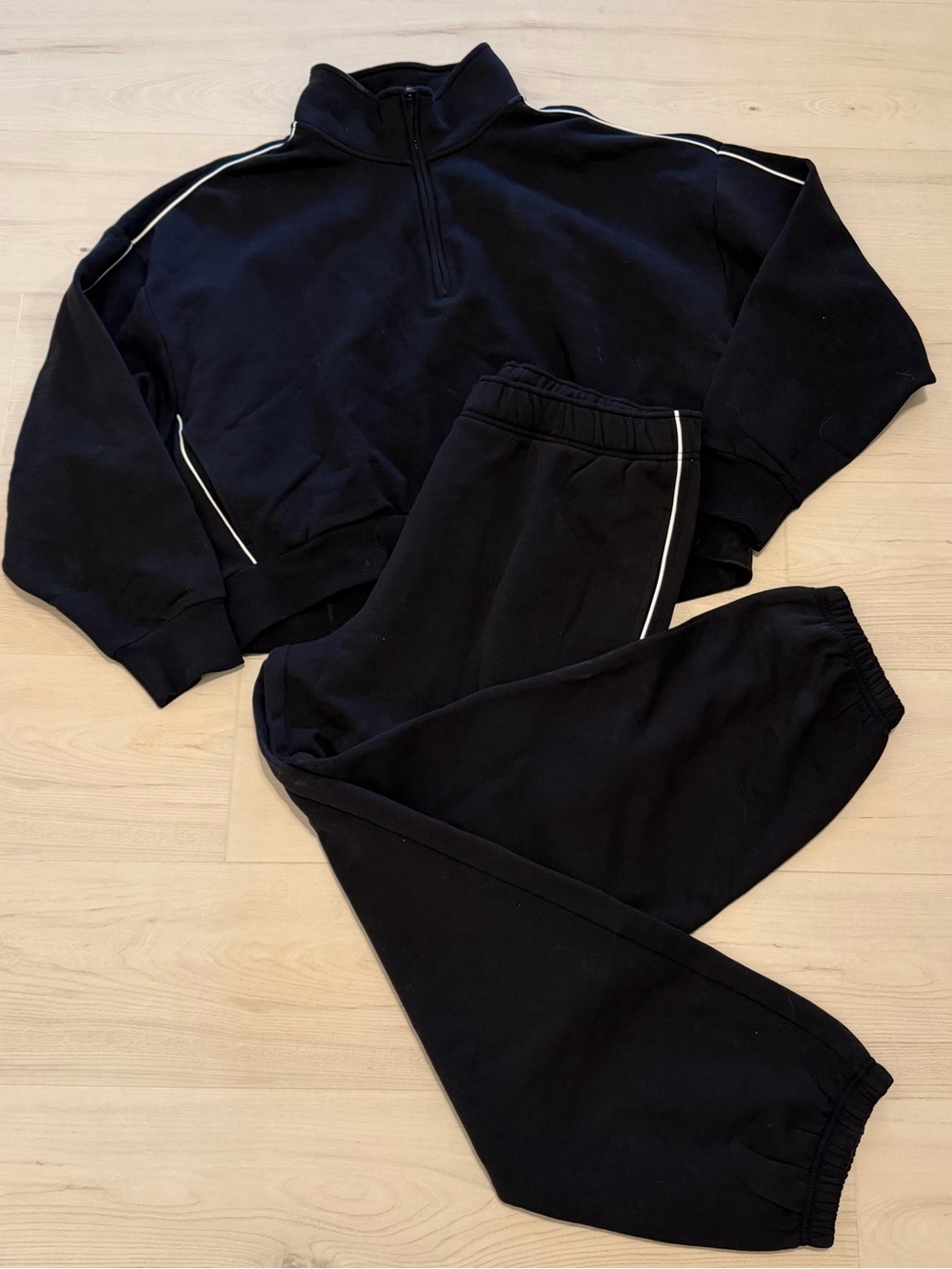 Athleta Black Sweatpants & Half-Zip Pullover with White Piping XL & L